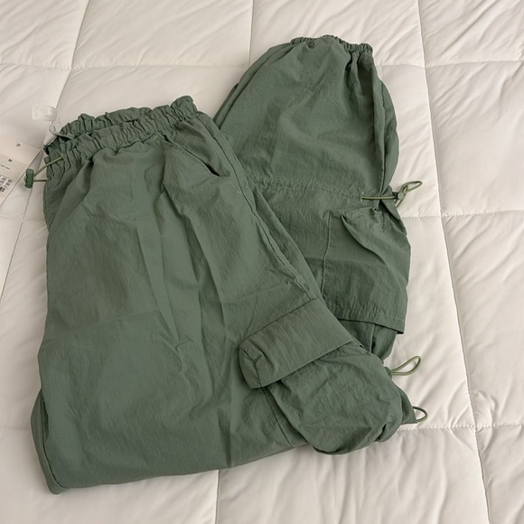 Halara parachute joggers - Picture 5 of 5